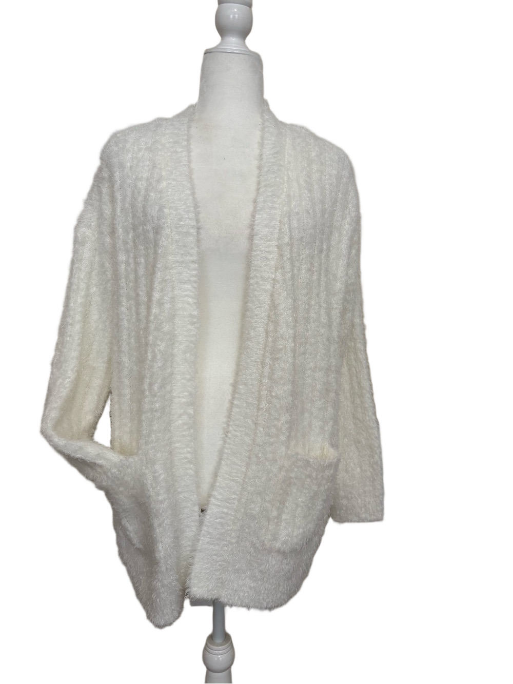 John Paul Richard Cozy Women's White Open-Front Fuzzy Sweater with Pockets